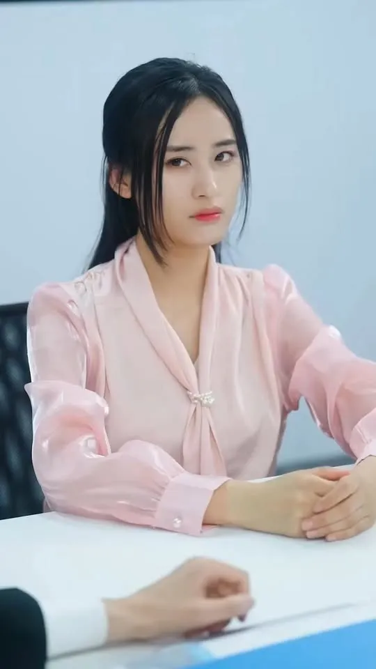 ซีรีส์แนวตั้ง (พากย์ไทย) โดนคุณปู่บังคับแต่งงาน ดันไปออกออกเดทกับ CEO 1000 ล้าน พากย์ไทย ครบทุกตอน คมชัด HD