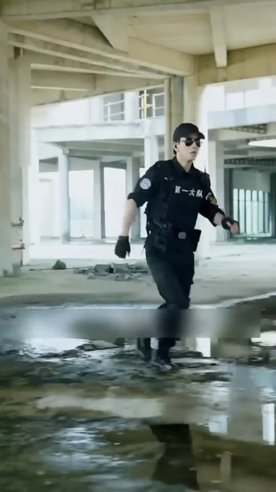 ซีรีส์แนวตั้ง (พากย์ไทย) ตำรวจหนุ่มจับผิดสาวข้างบ้านจนหน้าแตก พากย์ไทย ครบทุกตอน คมชัด HD